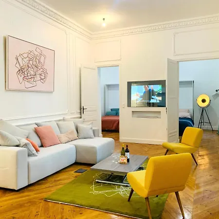 Spacious 2 Bedroom Champs Elysees And Golden Triangle * Paris