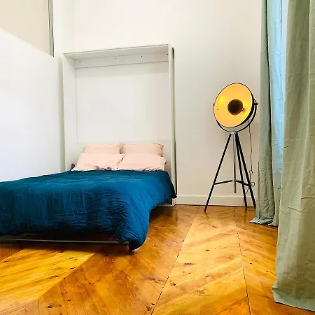 Spacious 2 Bedroom Champs Elysees And Golden Triangle *